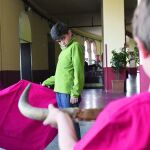 Los alumnos de la escuela taurina José Cubero «Yiyo» entrenan en los pasillos de Las Ventas y en otras instalaciones hasta que finalice la feria.