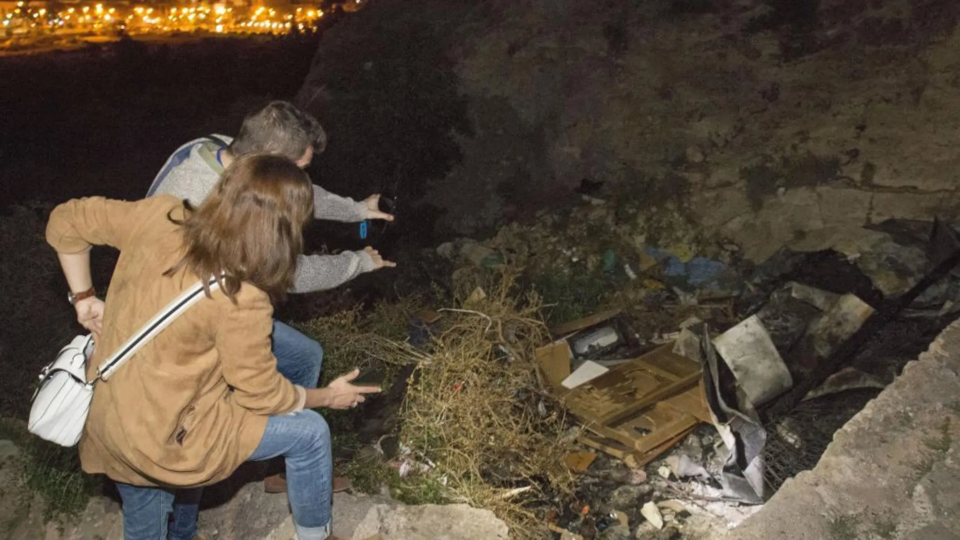 Un detenido y cuatro investigados por las tres muertes en una cueva de Almería