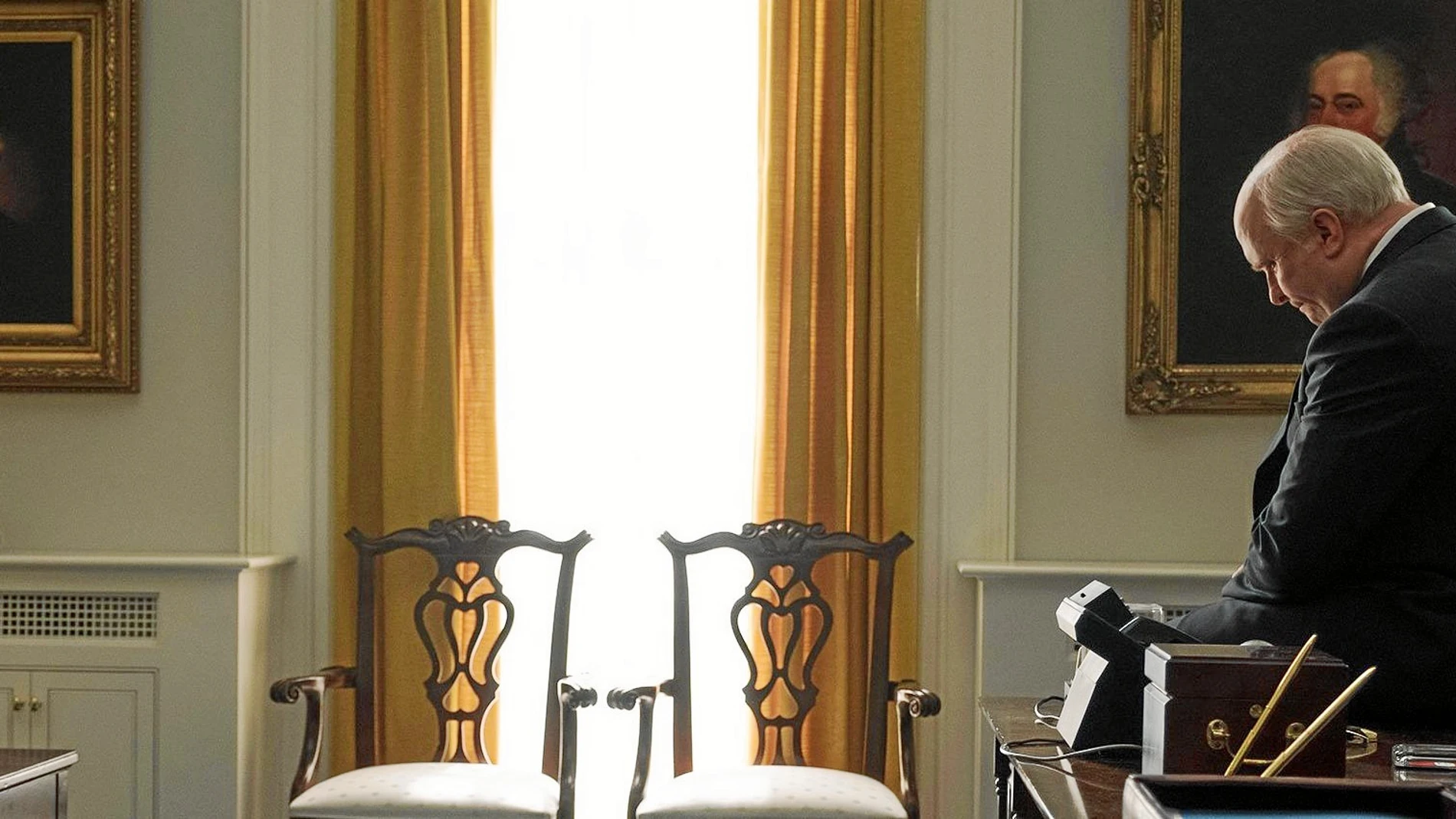 Dick Cheney, interpretado por Christian Bale, en la Casa Blanca en una imagen de «El vicio del poder»
