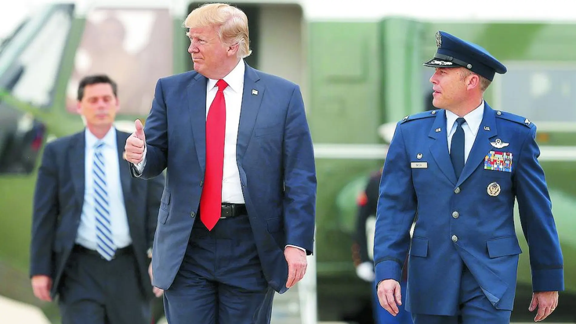El presidente Donald Trump, en la base de Andrews antes de tomar ayer el Air Force One camino de Pensilvania
