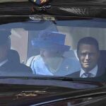 La Reina Isabel II, denunciada por no llevar el cinturón de seguridad