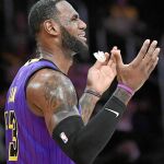 LeBron James durante un partido contra los Brooklyn Nets / Ap