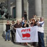 Víctimas de la Talidomida ante el Congreso de los Diputados el pasado mes de octubre