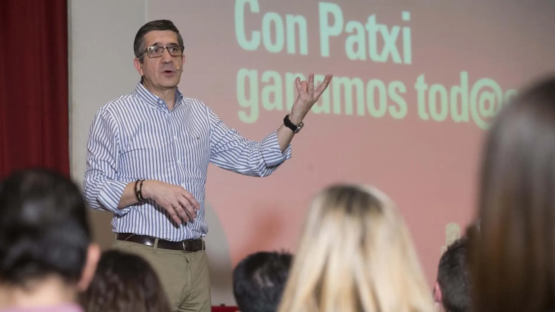 El candidato a la secretaría general del PSOE, Patxi López, ayer en Murcia