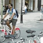 El Ayuntamiento subraya que Barcelona supera los 1.000 kilómetros para bicicletas entre carriles bici, zonas 30 y vías de plataforma única