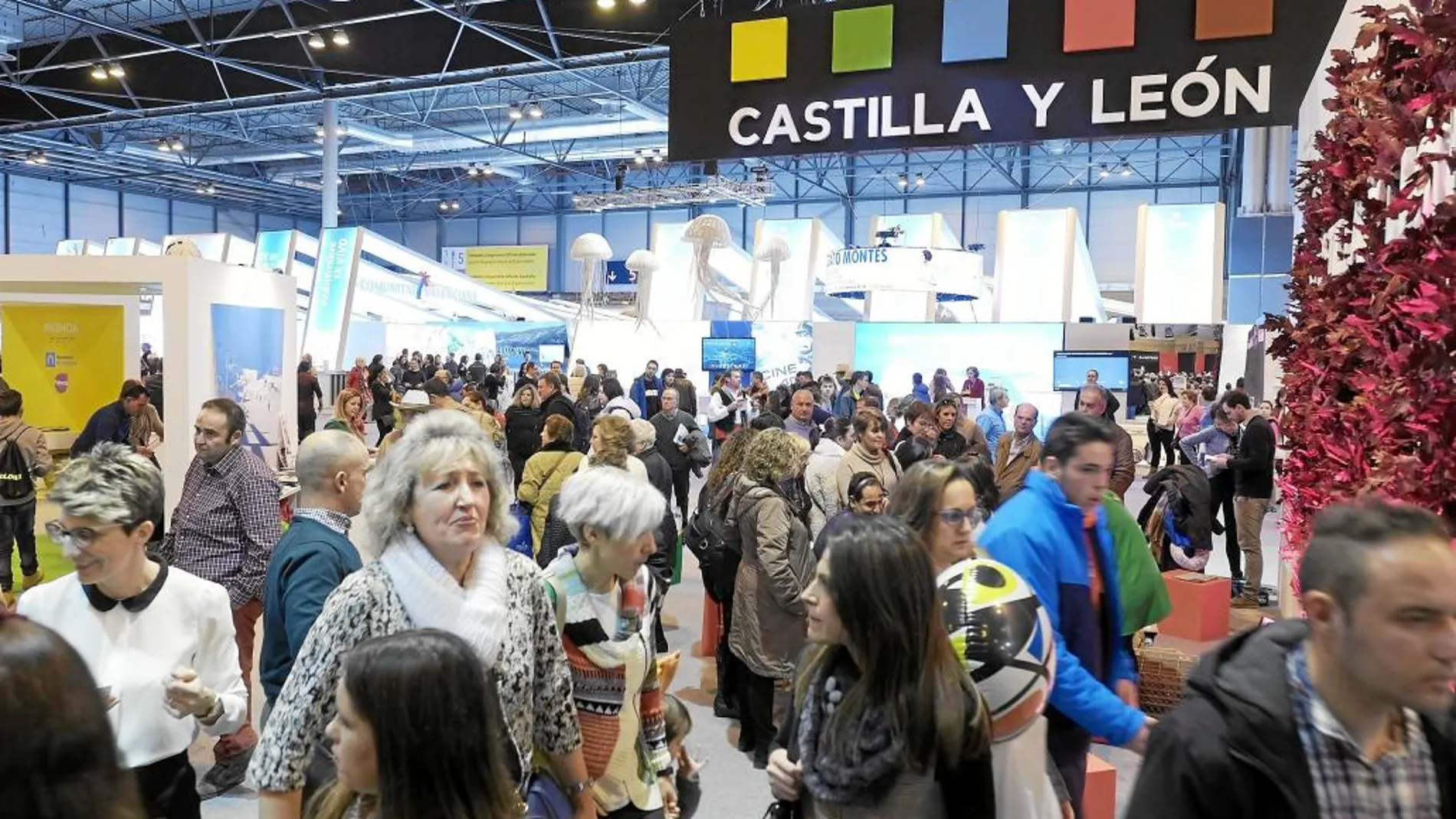 El stand de la Junta de Castilla y León en Fitur ha sido visitado por miles de personas que han disfrutado de la completa y variada oferta de actividades que se han desarrollado durante toda la semana