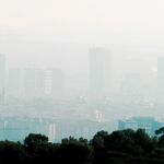 Imagen de L'Hospitalet que demuestra el grado de contaminación a la que están expuestos los niños