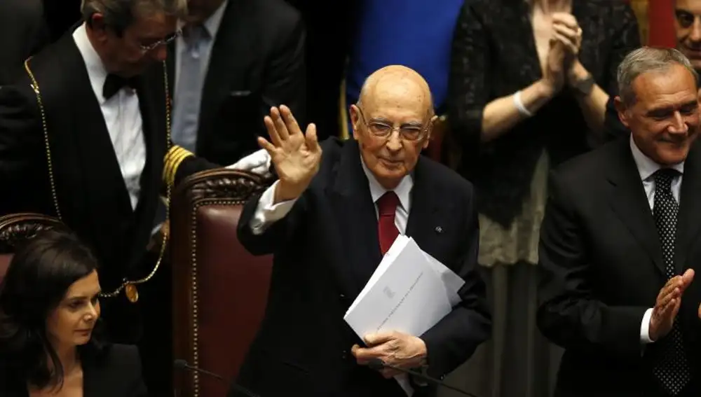 Giorgio Napolitano jura como presidente de la República italiana