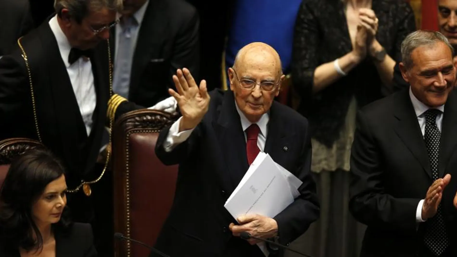Giorgio Napolitano jura como presidente de la República italiana