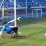 El portero del Real Madrid, Iker Casillas, durante el entrenamiento del equipo blanco en Valdebebas.