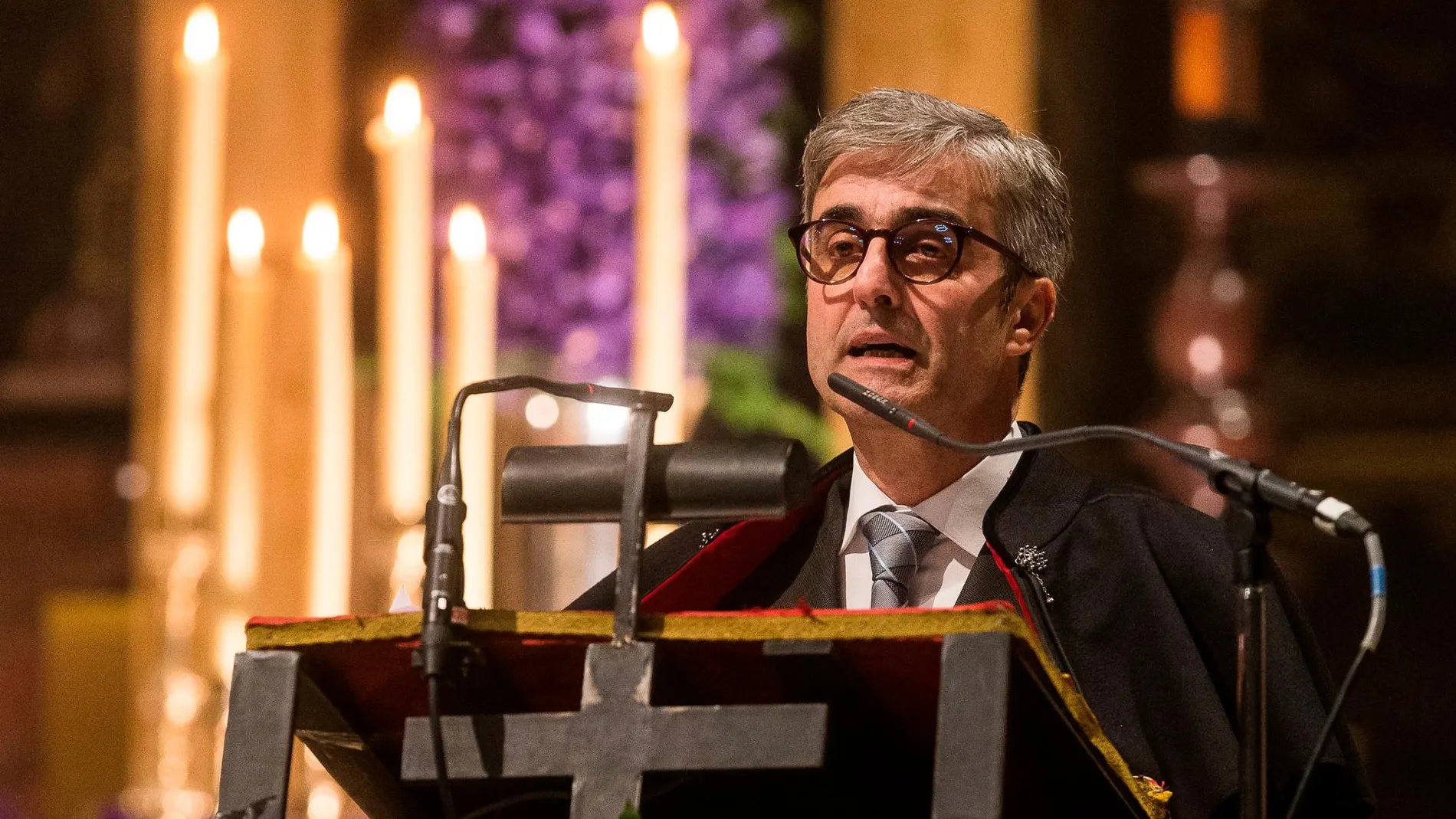 El subdirector del Norte de Castilla, José Ignacio Foces, pronuncia el pregón de la Semana Santa de Valladolid