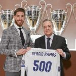 Florentino Pérez entregó a Ramos la camiseta de sus 500 partidos