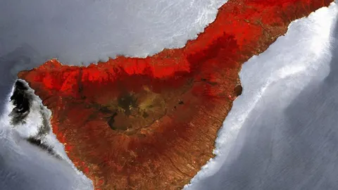 Imagen facilitada por la ESA de la isla española de Tenerife en infrarrojo