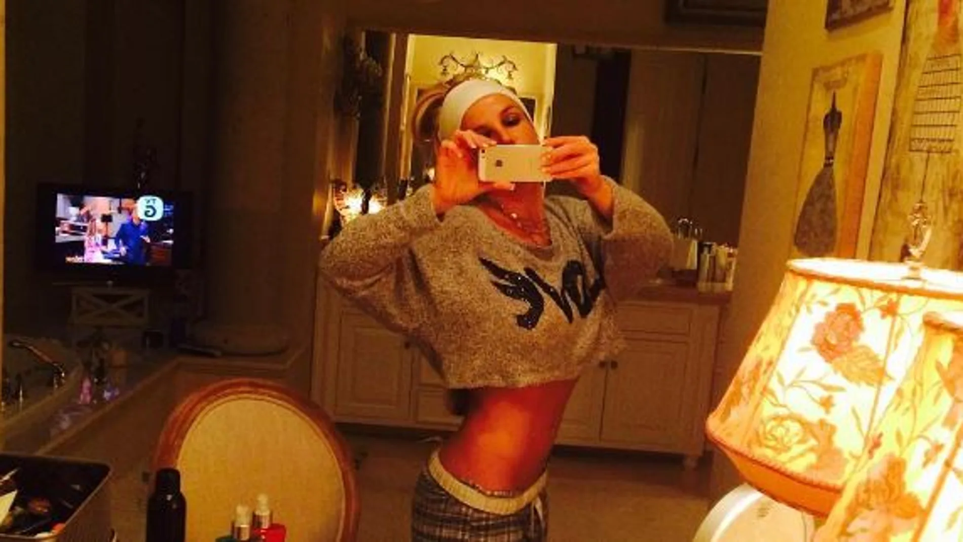 Britney Spears presume de vientre plano