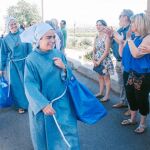 Las religiosas de la congregación de Iesu Communio, ayer, durante la visita del que será el nuevo convento para 50 de ellas en Godella (Valencia)