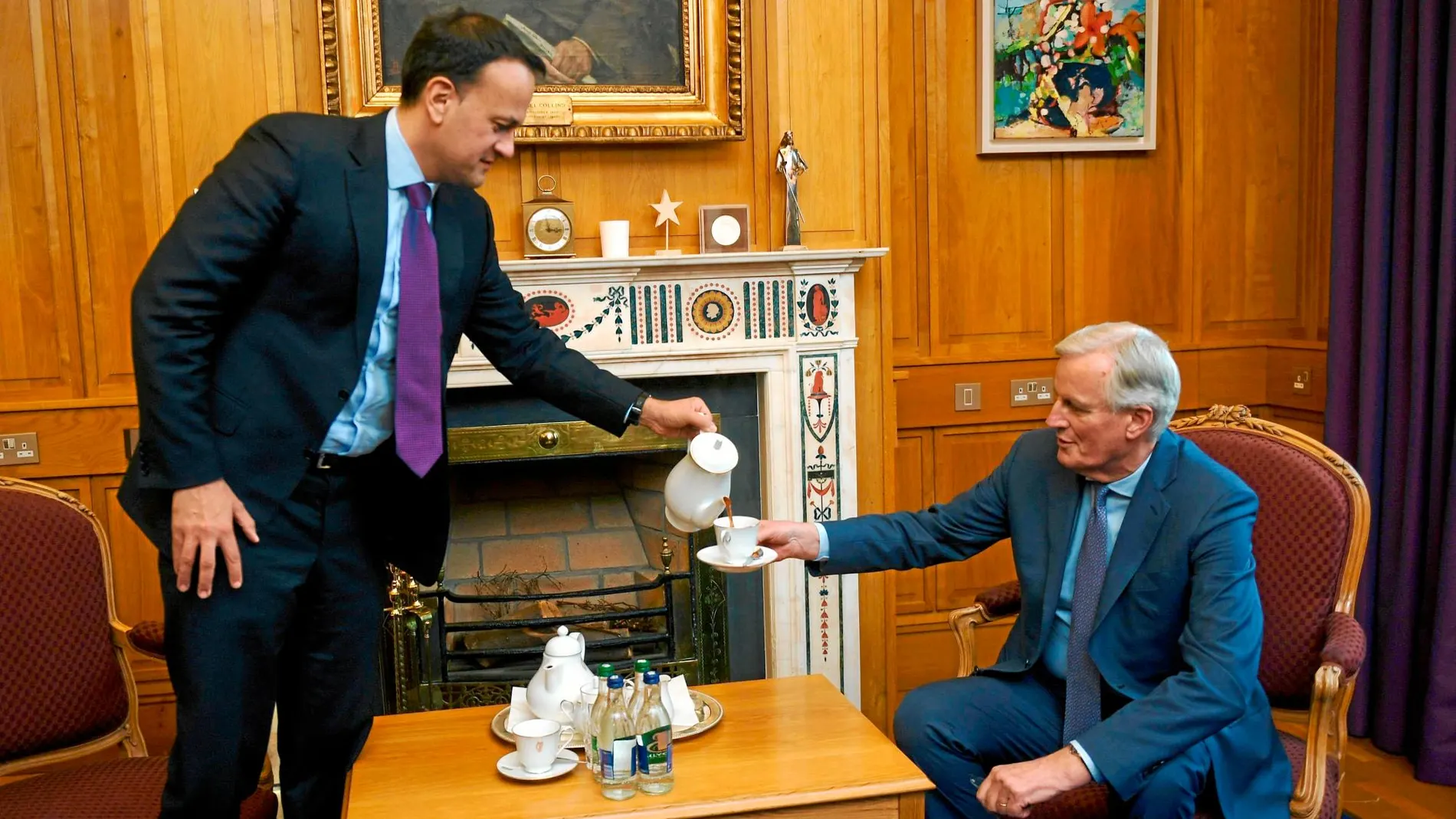 El negociador jefe de la UE para el Brexit, Michel Barnier, ofreció ayer en Dublín el «apoyo total» de Bruselas al «premier» irlandés, Leo Varadkar