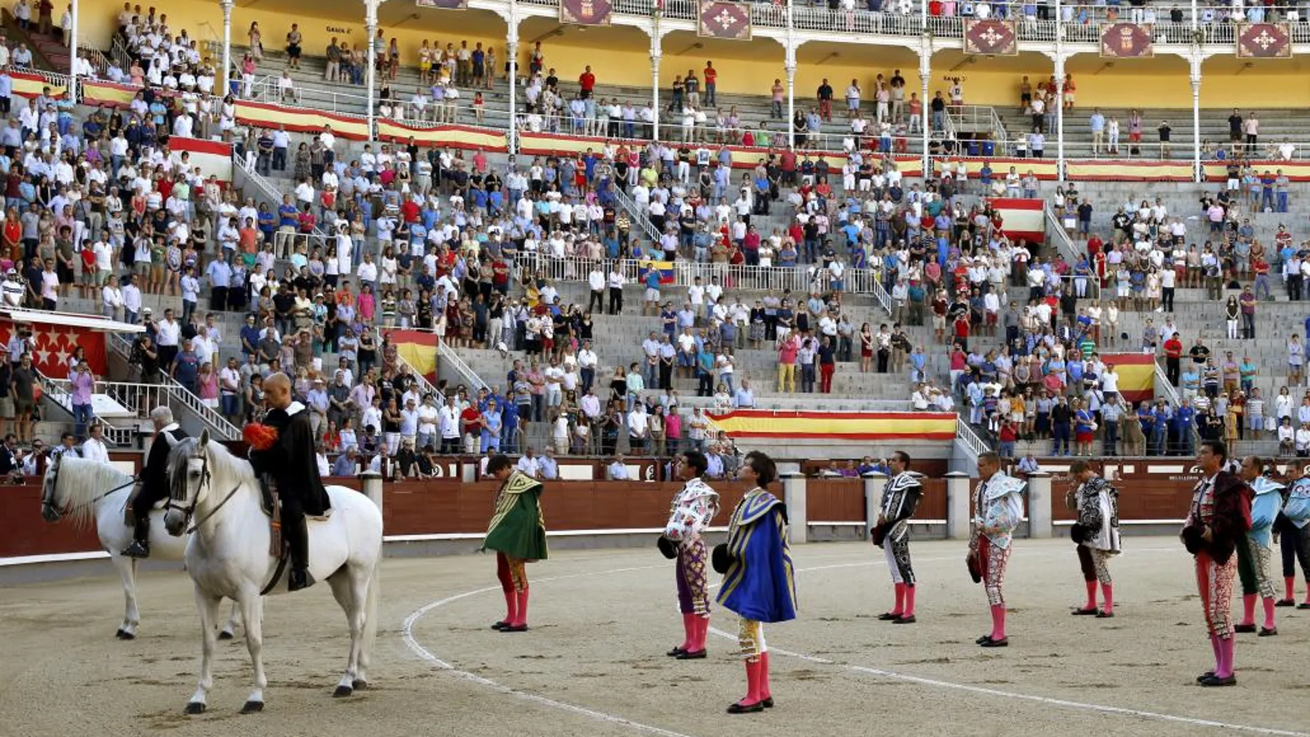 Minuto de silencio en homenaje al torero Iván Fandiño hoy al inicio de la Novillada de los Triunfadores en Las Ventas