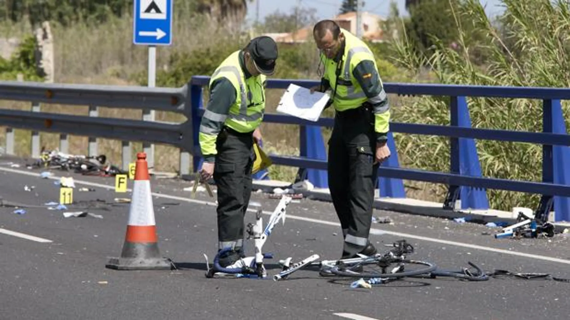 El pasado 7 de mayo otros tres ciclistas fallecieron arrollados en la misma carretera.