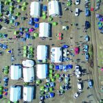 Imagen aérea de tiendas de campaña y barracones improvisados en el campo de refugiados de Idomeni, en la frontera entre Grecia y Macedonia
