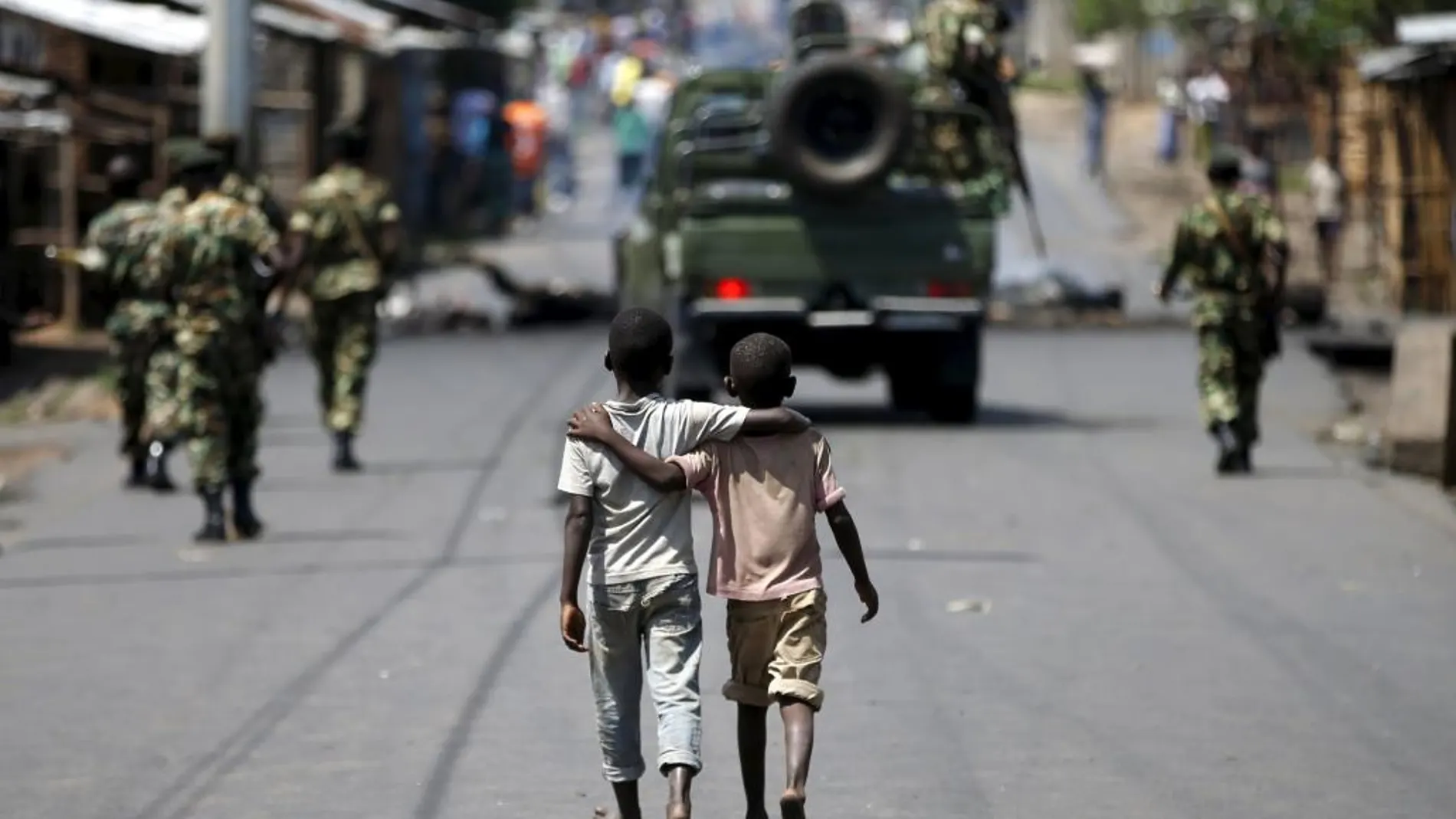Dos menores sin la compañía de adultos en Burundi