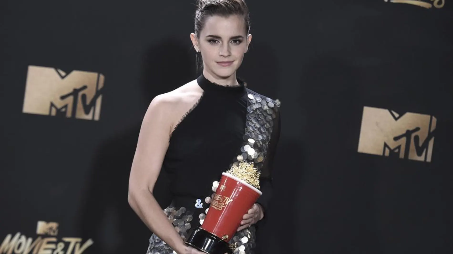 Emma Watson posa con su premio