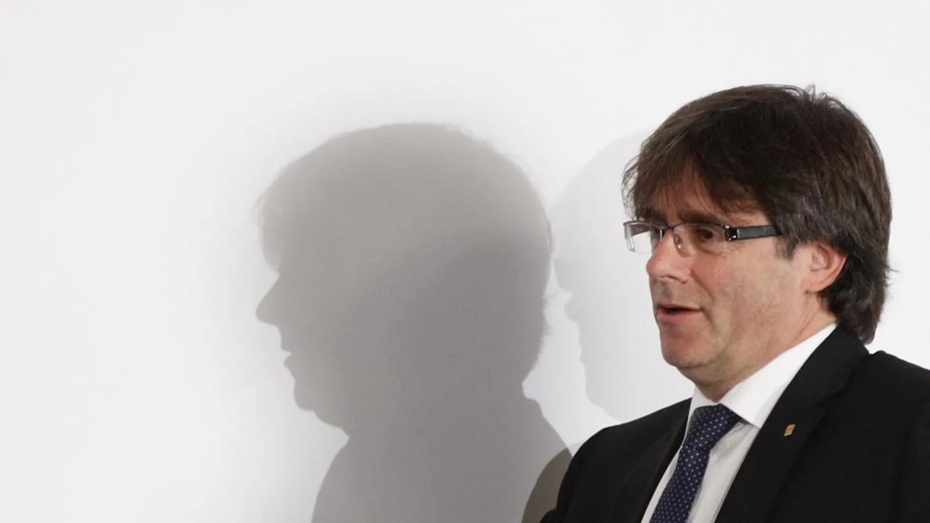 El presidente de la Generalitat de Cataluña, Carles Puigdemont, durante un desayuno informativo en Madrid
