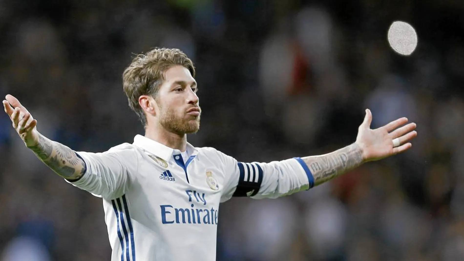 Sergio Ramos celebra el gol de la victoria del Madrid frente al Betis