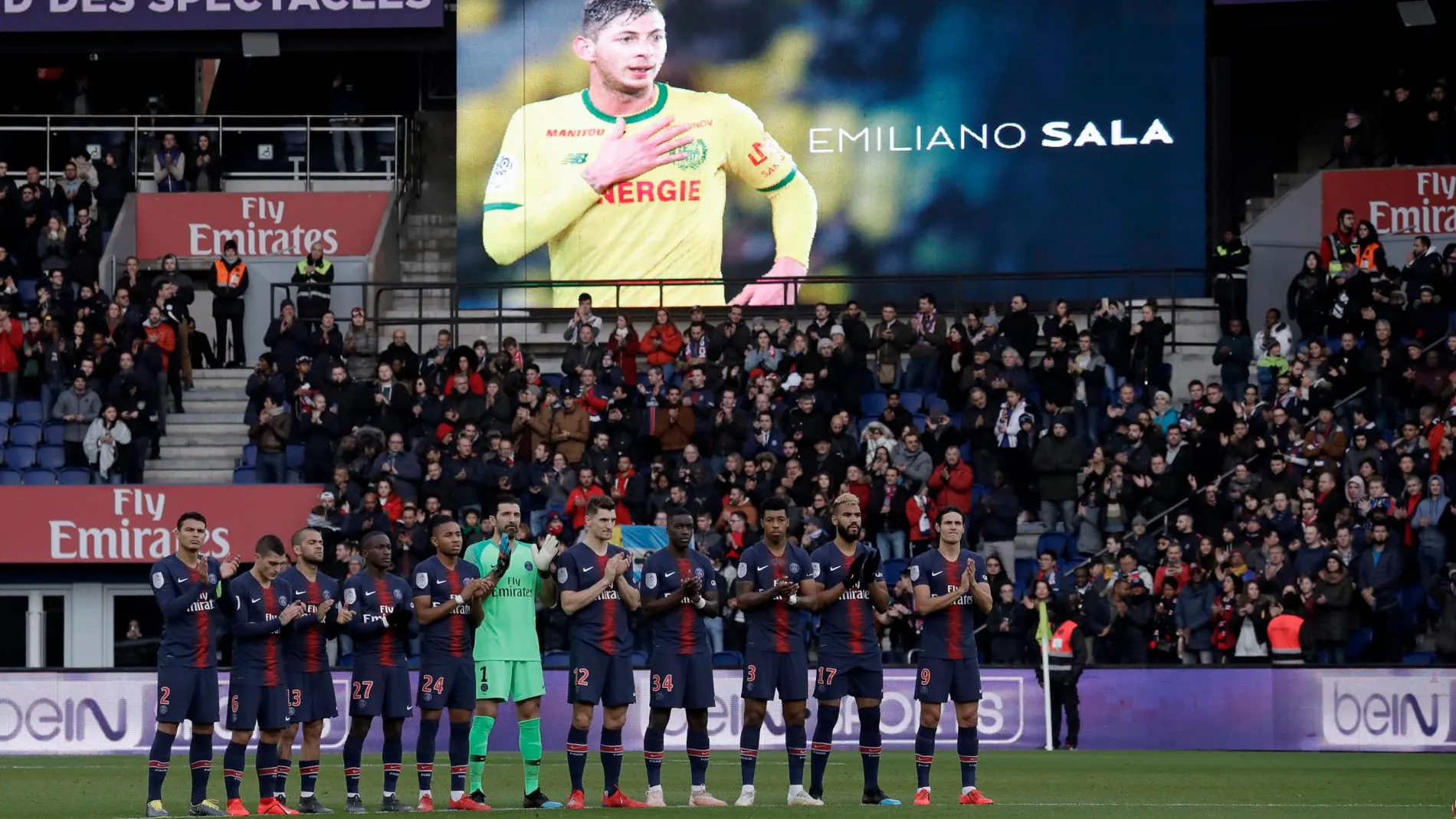 Emiliano Sala, homenajeado por los jugadores del Paris Saint Germain / Efe