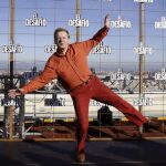 Philippe Petit en la azotea de la Torre Picasso de Madrid