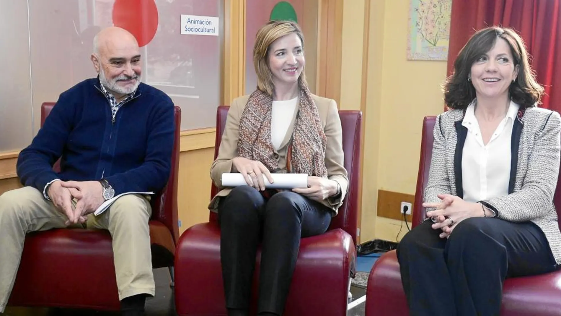 La consejera Alicia García visita el proyecto de Aspanias en Salas de los Infantes, junto a José Luis Arce y la alcaldesa , Marta Arroyo