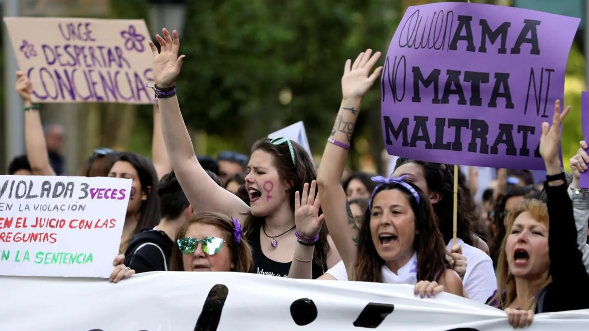 Manifestación feminista en protesta por la sentencia sobre los cinco miembros de La Manada. Foto: Efe/Ballesteros