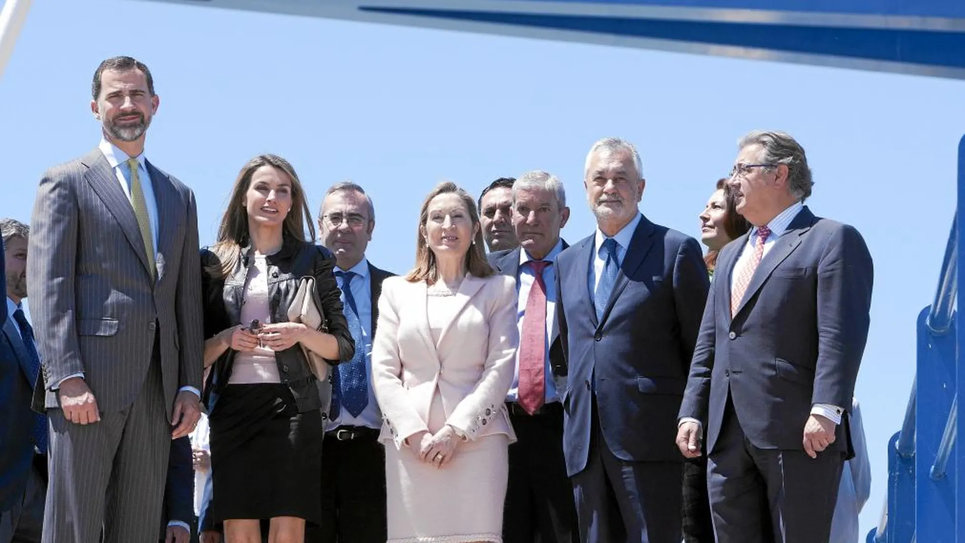 Los Príncipes de Asturias, junto al resto de autoridades, visitaron la nueva esclusa del Puerto de Sevilla