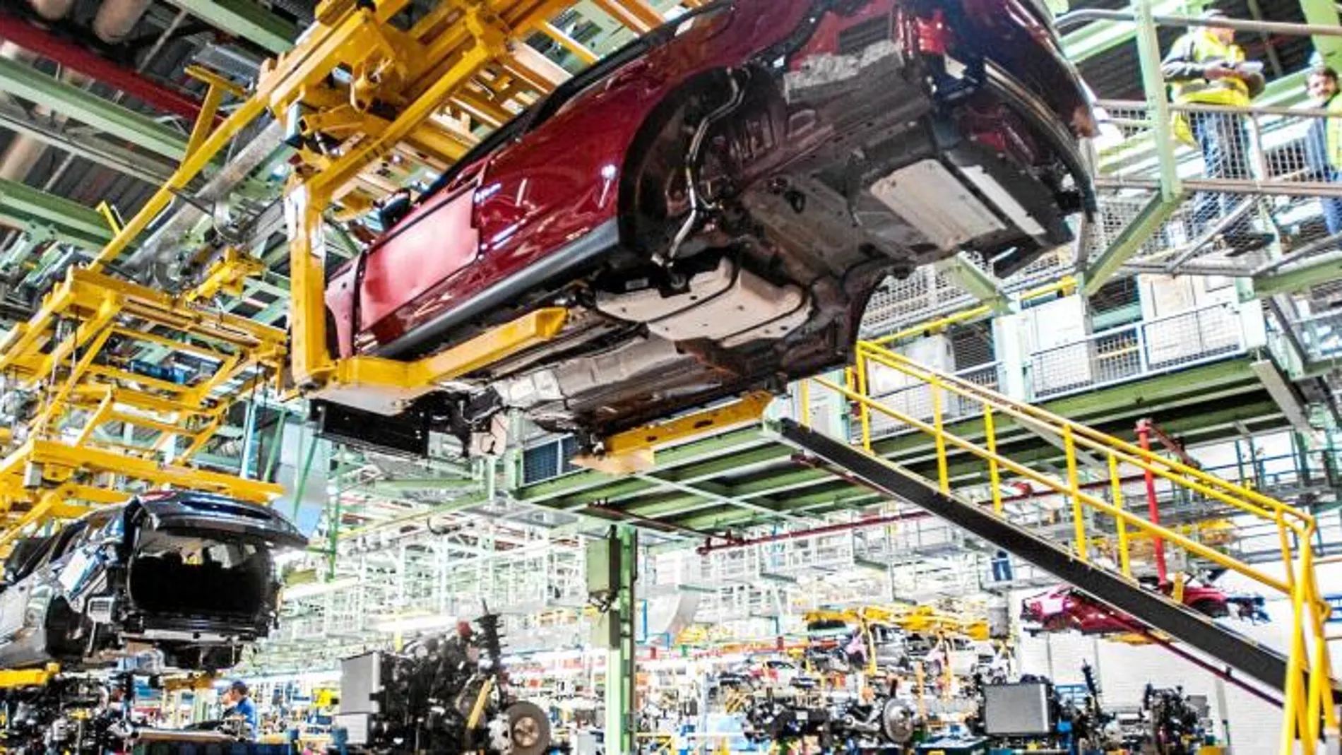 EMPLEO. El sector del automóvil presenta unos muy buenos datos de puestos de trabajo. En la Comunitat Valenciana se ha alcanzado ya la cifra de 18.000 empleos y una facturación agrupada de 10.000 millones de euros. La industria da por finalizada la profunda crisis de los últimos años.