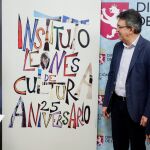 El presidente de la Diputación, Juan Martínez Majo, presenta las actividades organizadas para conmemorar el 25 aniversario del Instituto Leonés de Cultura, junto a Miguel Ángel Fernández (D) y el coordinador del ILC, Adolfo Alonso Ares (I)