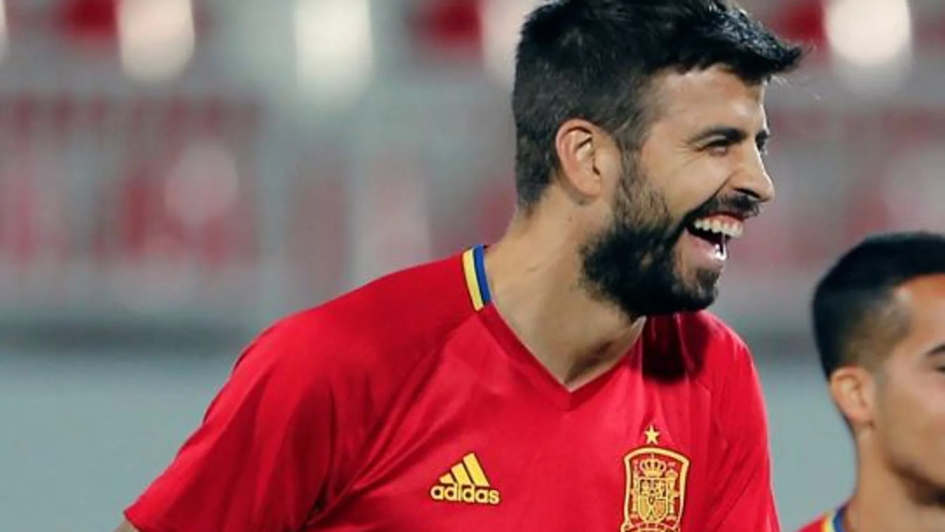 Gerard Piqué, sonriente en un entrenamiento de España la semana pasada en Albania