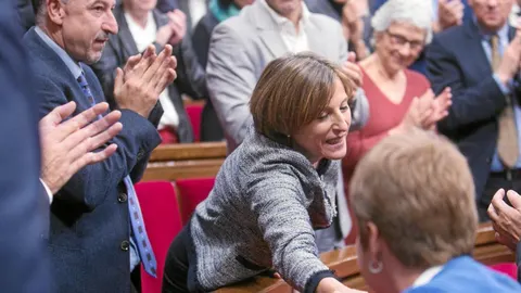 Germà Bel en el primer pleno de la legislatura aplaude el nombramiento de Carme Forcadell como presidenta