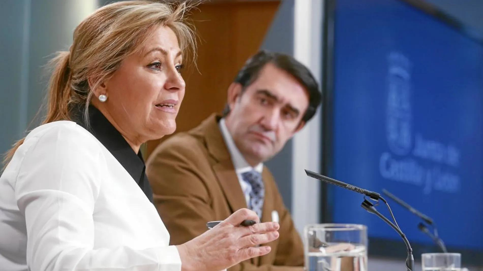 La vicepresidenta Rosa Valdeón y el consejero Juan Carlos Suárez-Quiñones dan cuenta del Consejo de Gobierno