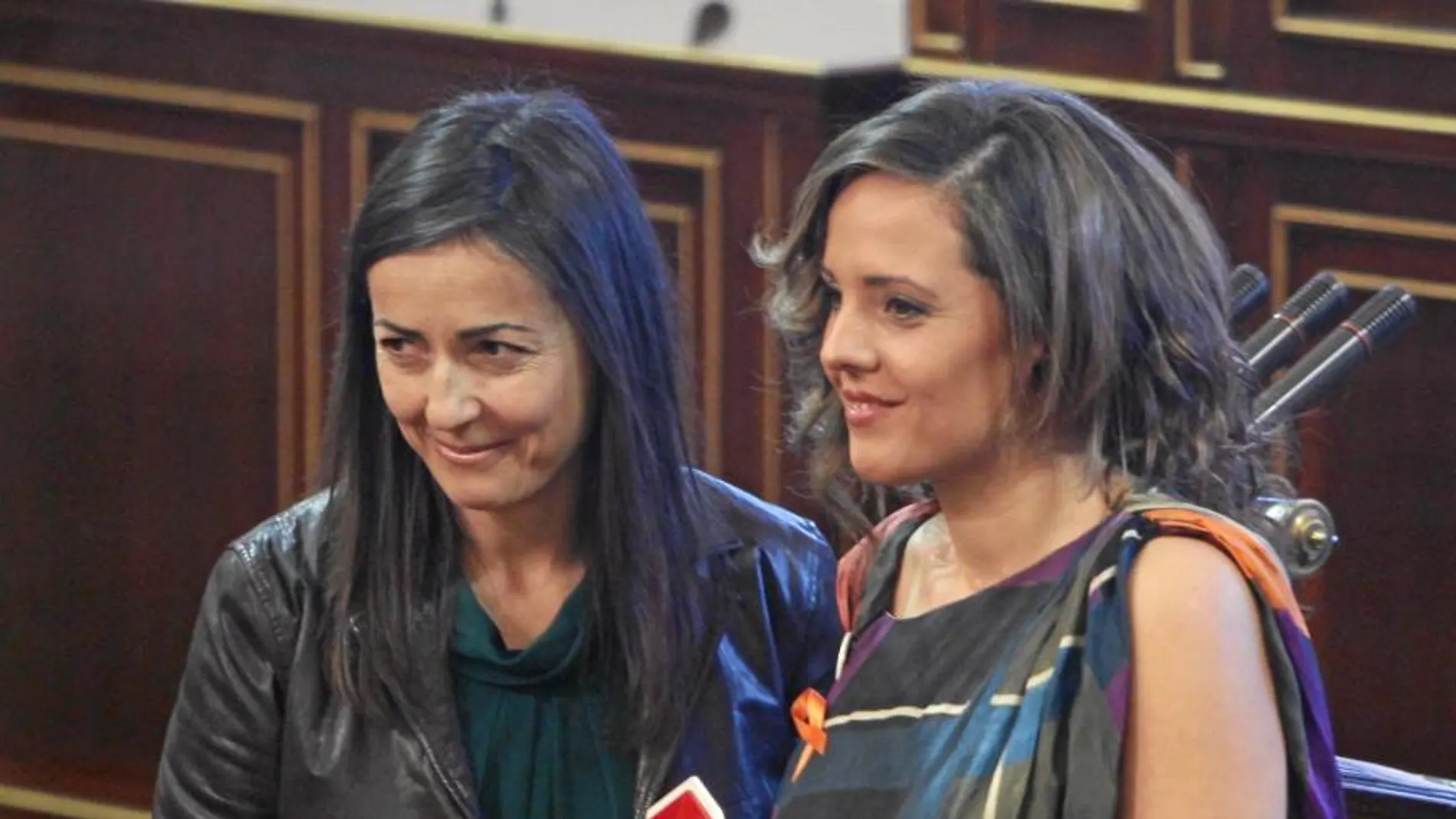 La directora general de Tráfico, María Seguí, y Rosa González