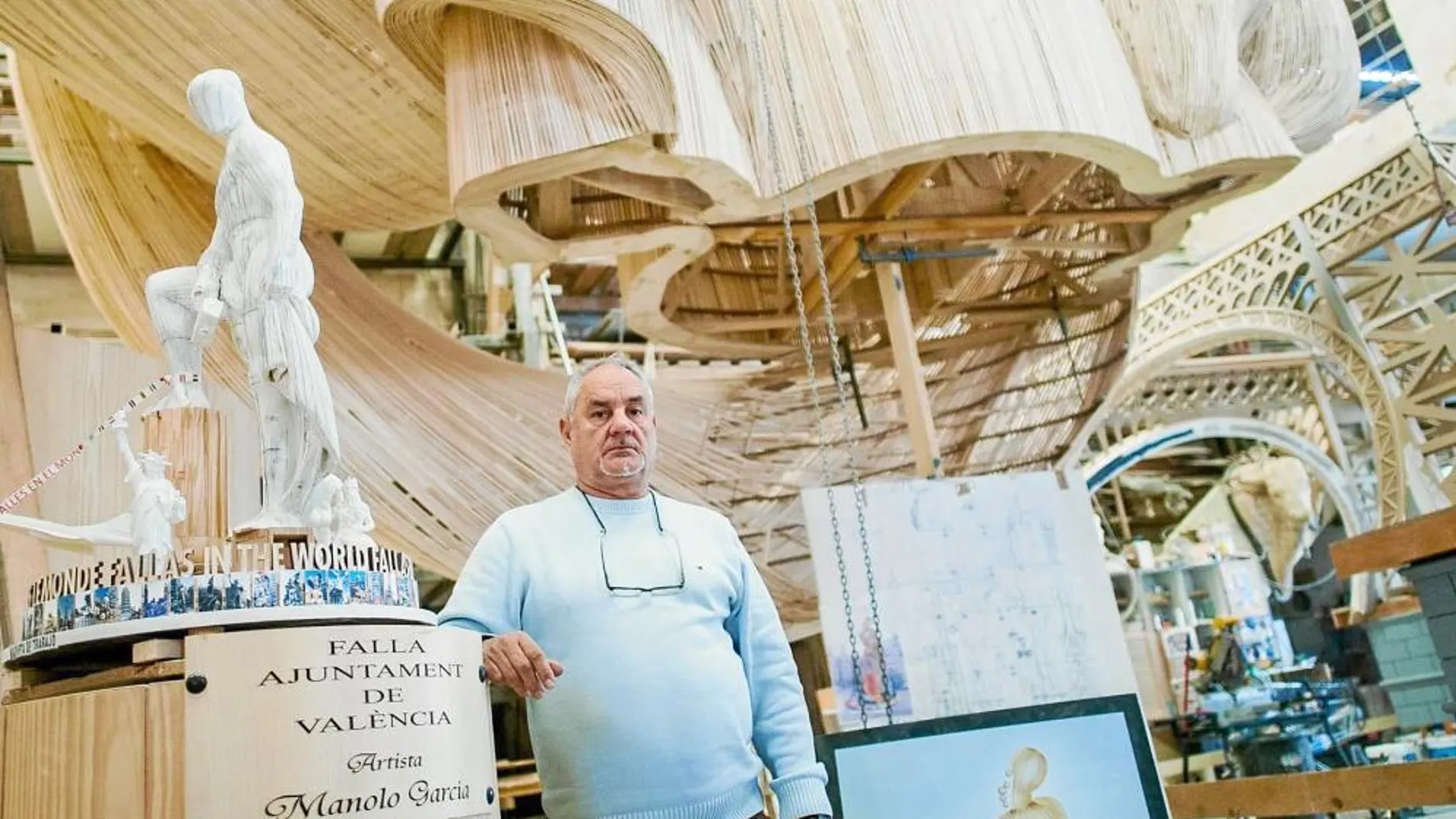 Manolo García en su taller