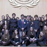 La Joven Orquesta de Valladolid, con su director Ernesto Monsalve a la cabeza, en una visita a la sede de la ONU, en Ginebra (Suiza)