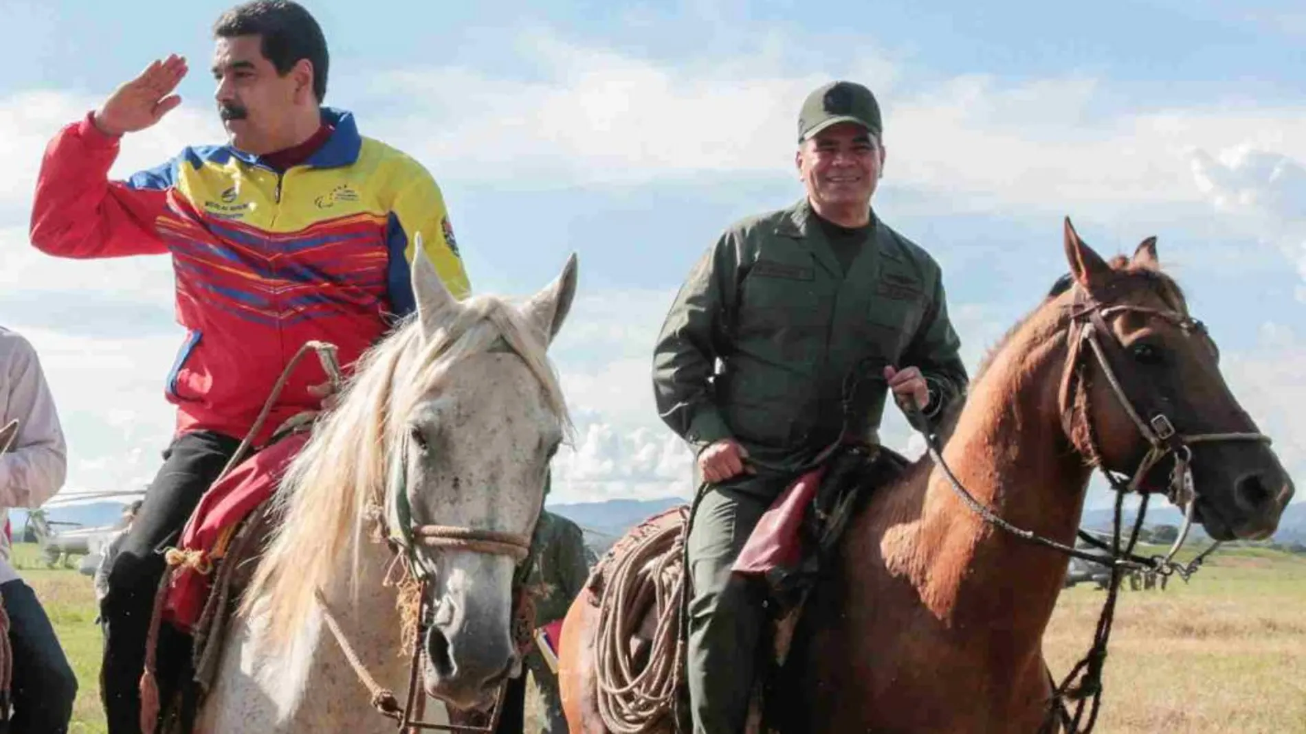 Nicolas Maduro junto al ministro de Defensa, Vladimir Padrino Lopez, el pasado mes de septiembre.