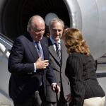 El Rey Juan Carlos, con muletas