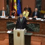 El portavoz parlamentario popular, Víctor Martínez, defendió ayer los conciertos en la Asamblea Regional
