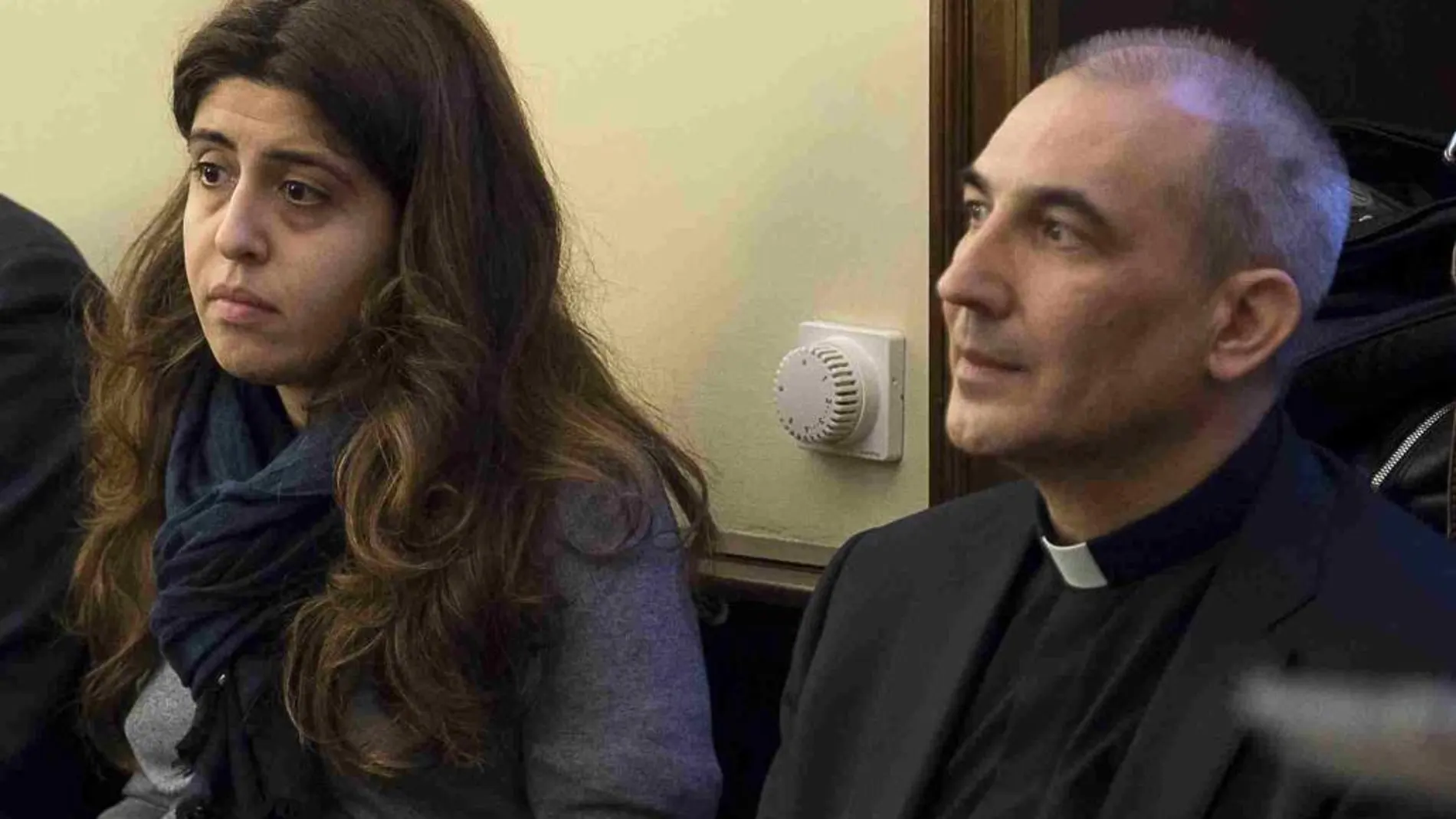 Francesca Chaouqui y Ángel Vallejo, druante el juicio que se ha seguido contra ellso en el Vaticano.