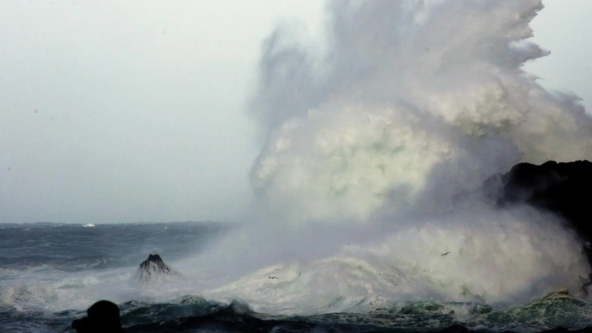 Imagen del fuerte temporal en la costa de Meirás, en Valdoviño