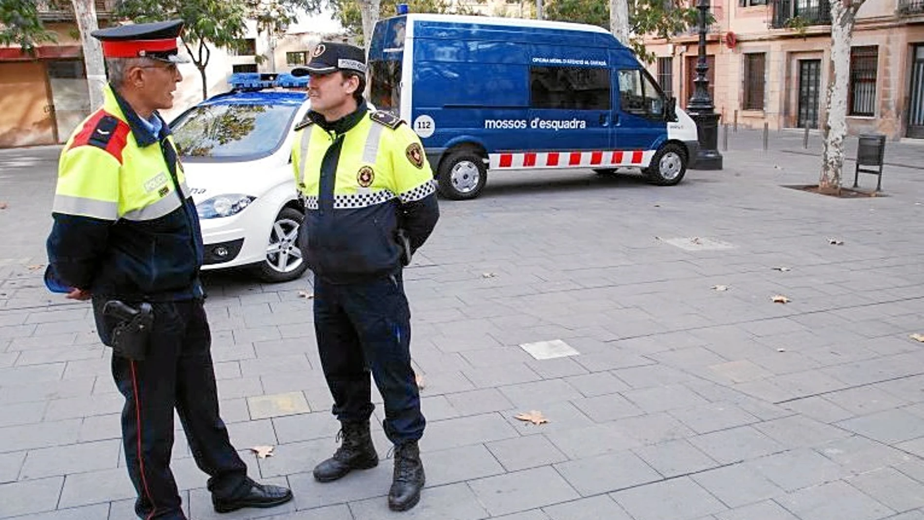 En la imagen, una patrulla mixta de Mossos y Guardia Urbana