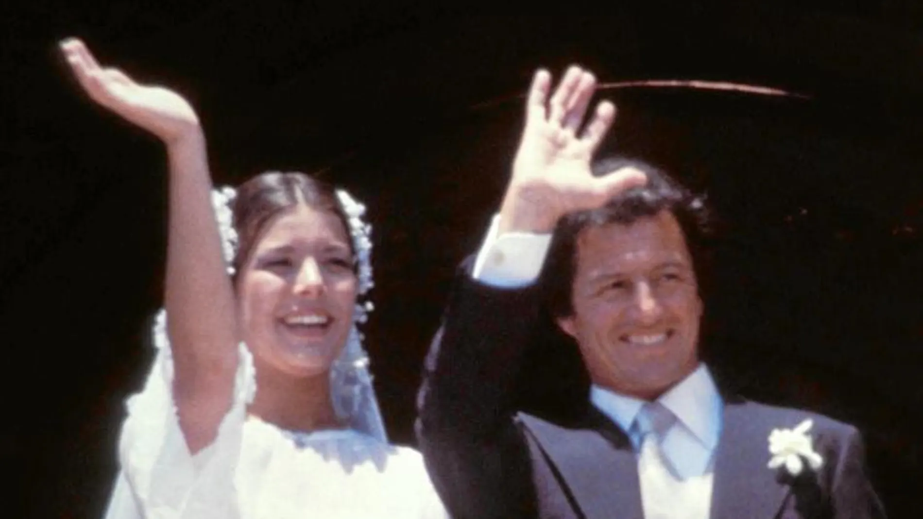 El noviazgo de Carolina de Mónaco y Philippe Junot se hizo público en 1977