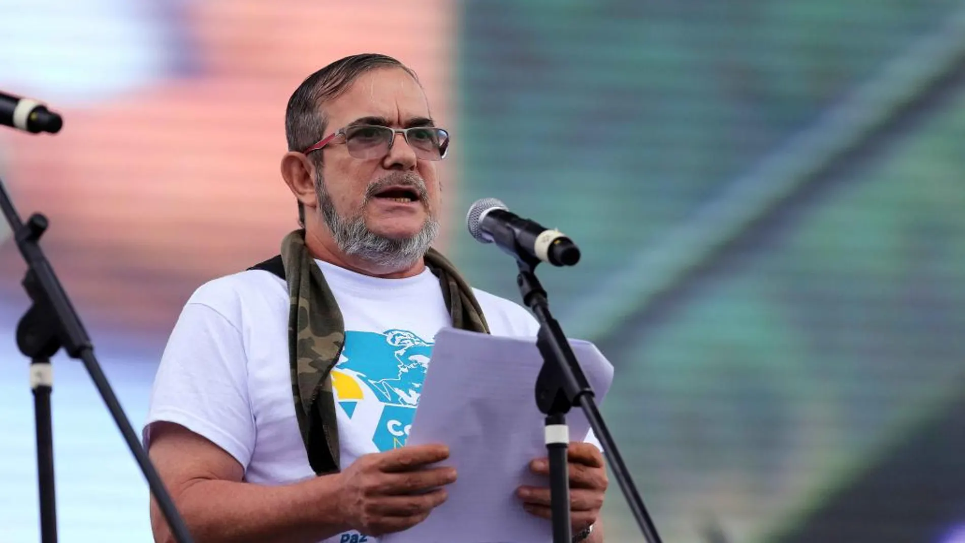 El líder de las FARC, Rodrigo Londoño Echeverri, alias "Timochenko", abrió la Conferencia Guerrillera en la que ratificarán el acuerdo de paz.