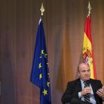 El ministro español de Economía, Luis de Guindos, interviene en una reunión de empresarios en Berlín ayer, 1 de septiembre de 2015.