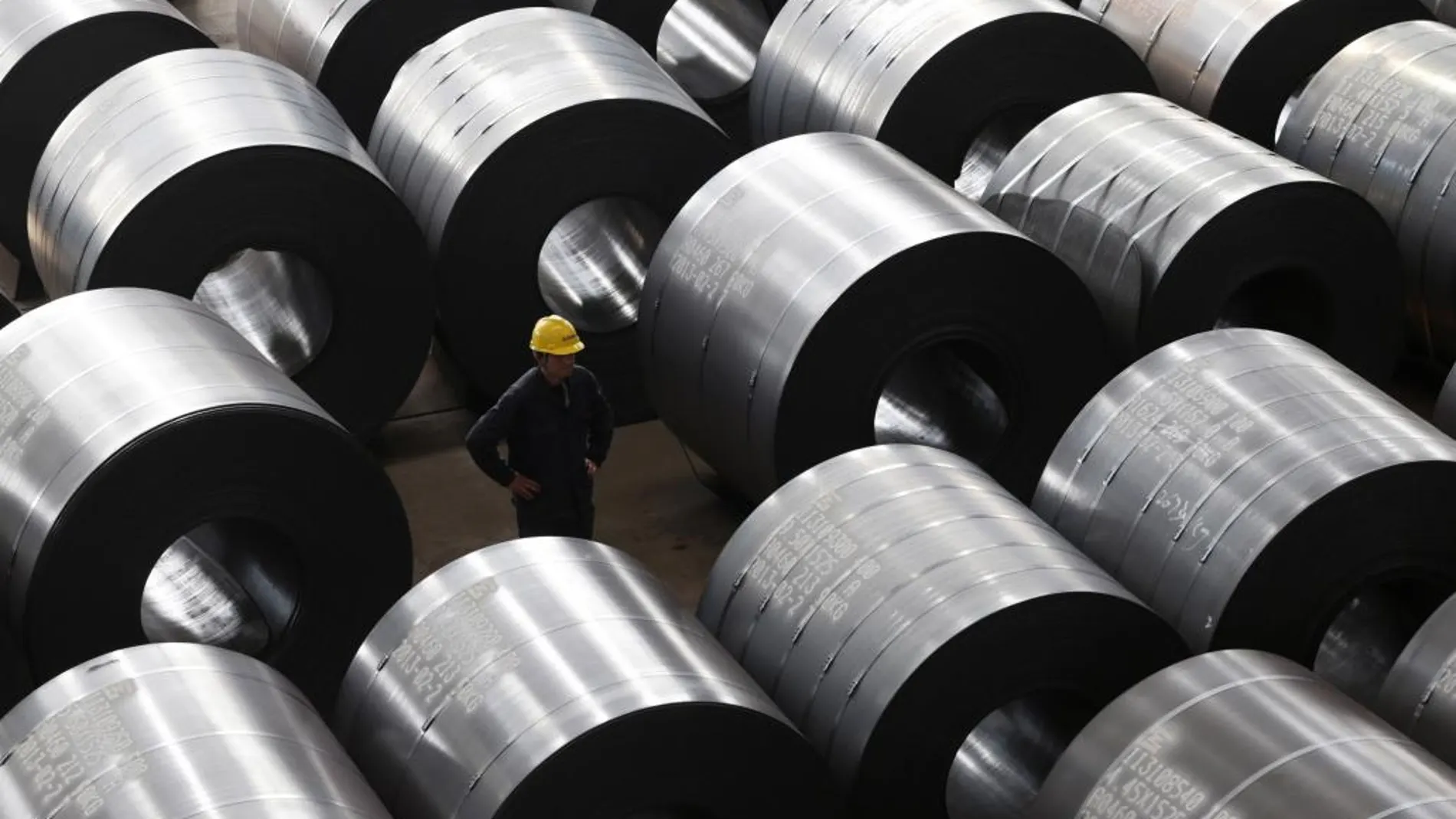 La CE abre tres investigaciones antidumping sobre el acero importado de China